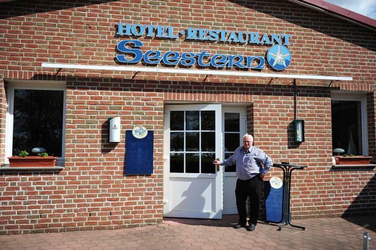 Gasthaus Zum Seestern Hotel Ravensbruck Exterior photo